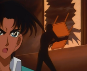 Heiji explica la ventana rota