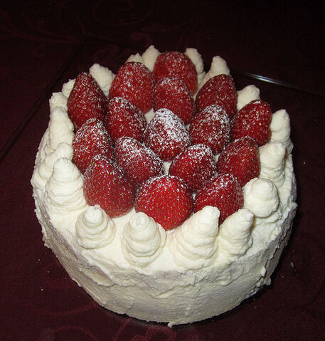 Datei:Japanese-Christmas-Cake-by-Haruyuri.jpeg