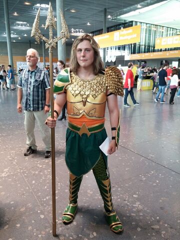 Datei:ComicCon Stuttgart Aquaman.jpg