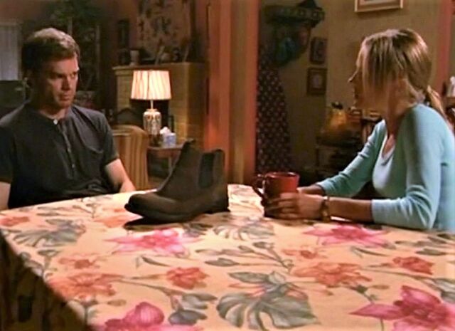 File:202shoe.jpg