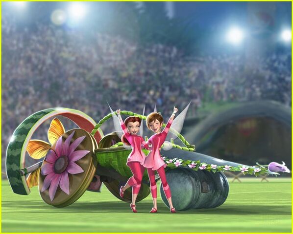 File:Rosetta-and-Chloe-tinker-bell-and-the-pixie-hllow-games-26716692-700-561.jpg