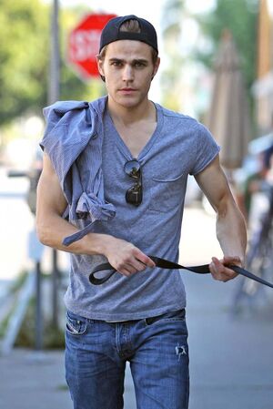 Paul-wesley-dog-kings-road-cafe-11212010-12-820x1230