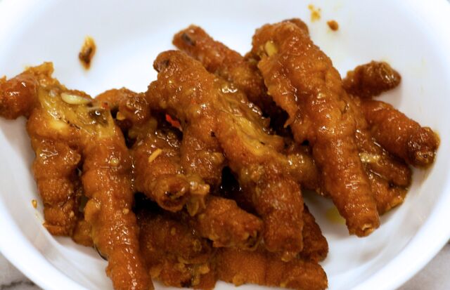 File:Chicken feet.jpg