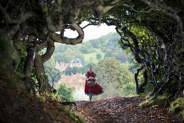 File:Itw-red-riding-hood.jpg
