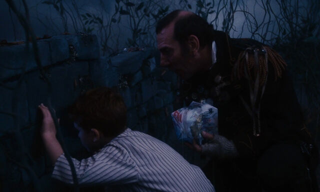 File:James-giant-peach-disneyscreencaps com-1382.jpg