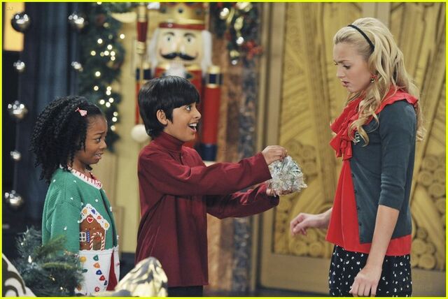 File:Jessie-holiday-episode-02.jpg