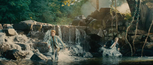 File:Into-the-woods-movie-screenshot-chris-pine-prince-charming-2.jpg