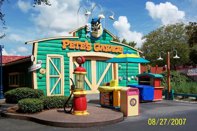 File:Petes garage.jpg