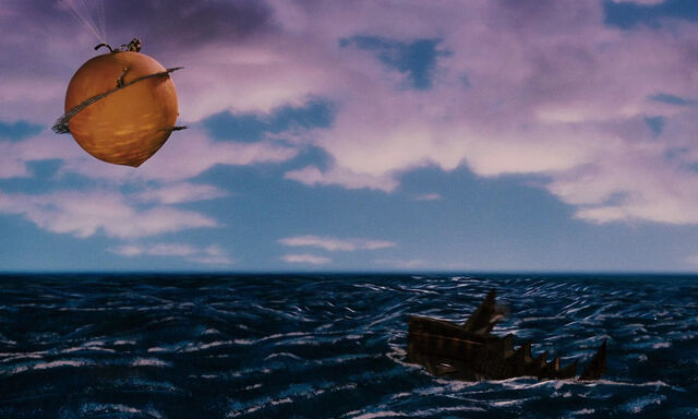 File:James-giant-peach-disneyscreencaps com-4102.jpg