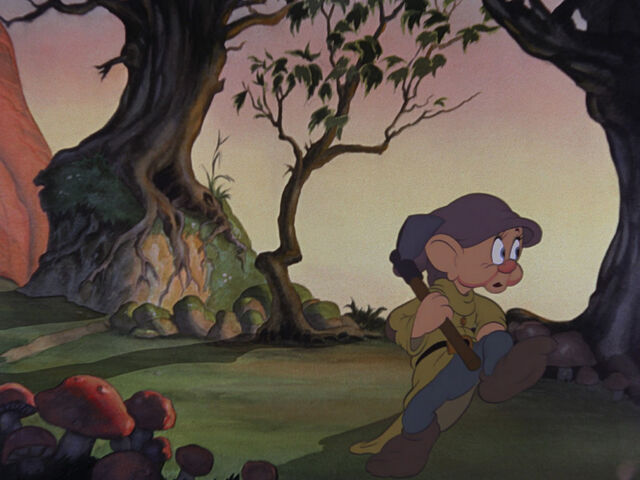 File:Snow-white-disneyscreencaps.com-2571.jpg