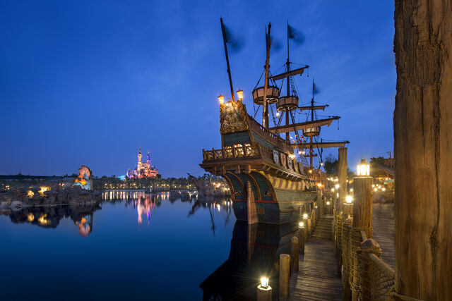 File:Shanghai Disneyland Special 03.jpg