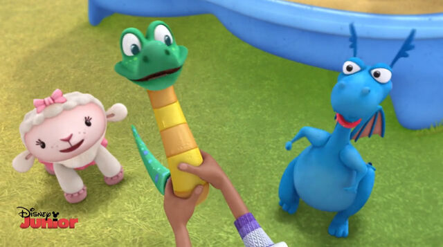 File:Lambie, stuffy and serpent sam.jpg