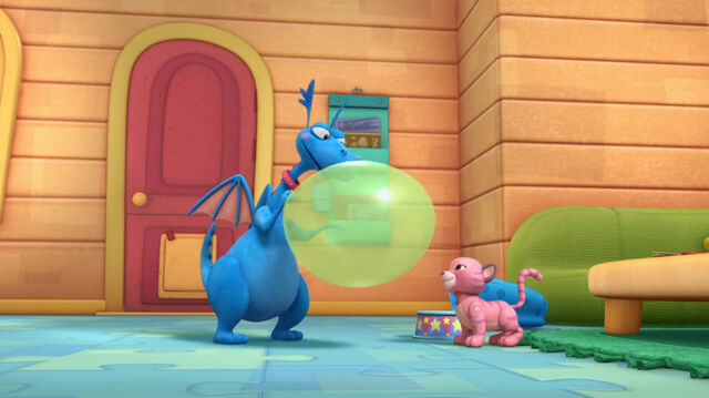 File:Stuffy big green balloon.jpg