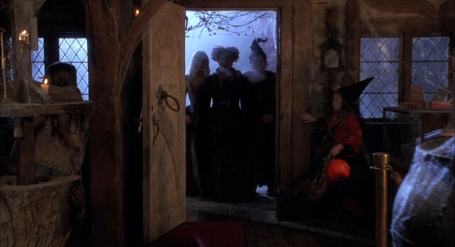 File:HocusPocus 1529.jpg