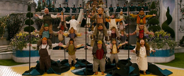 File:Oz-the-great-and-powerful-trailer-20.jpg