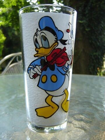 File:Donald pespi glass tumbler.jpg