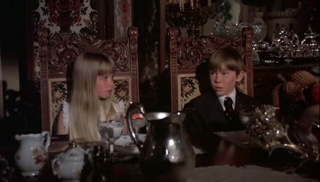 File:Escape-to-witch-mountain-disneyscreencaps.com-3612.jpg