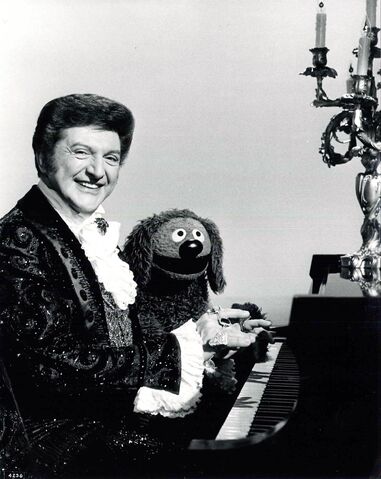 File:Liberace04.jpg