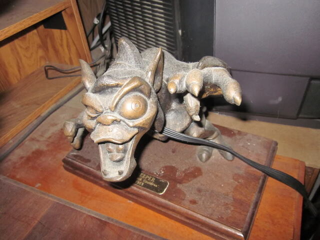 File:Creeper Statue.jpg