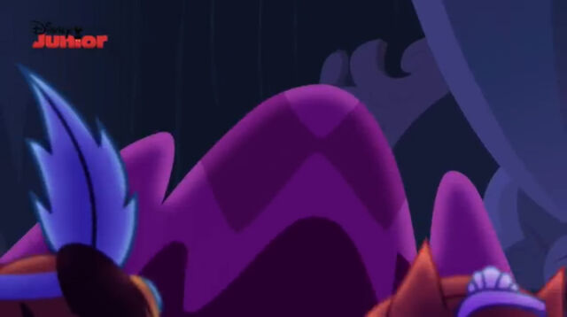 File:Blanket rising up2.jpg