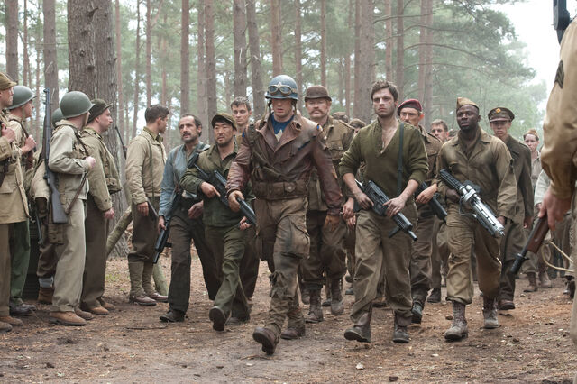 File:Cap and HowlingCommandos.jpg