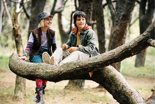 File:Bridge-to-terabithia-anna-sophia-robb-2210621-1400-938-1-.jpg