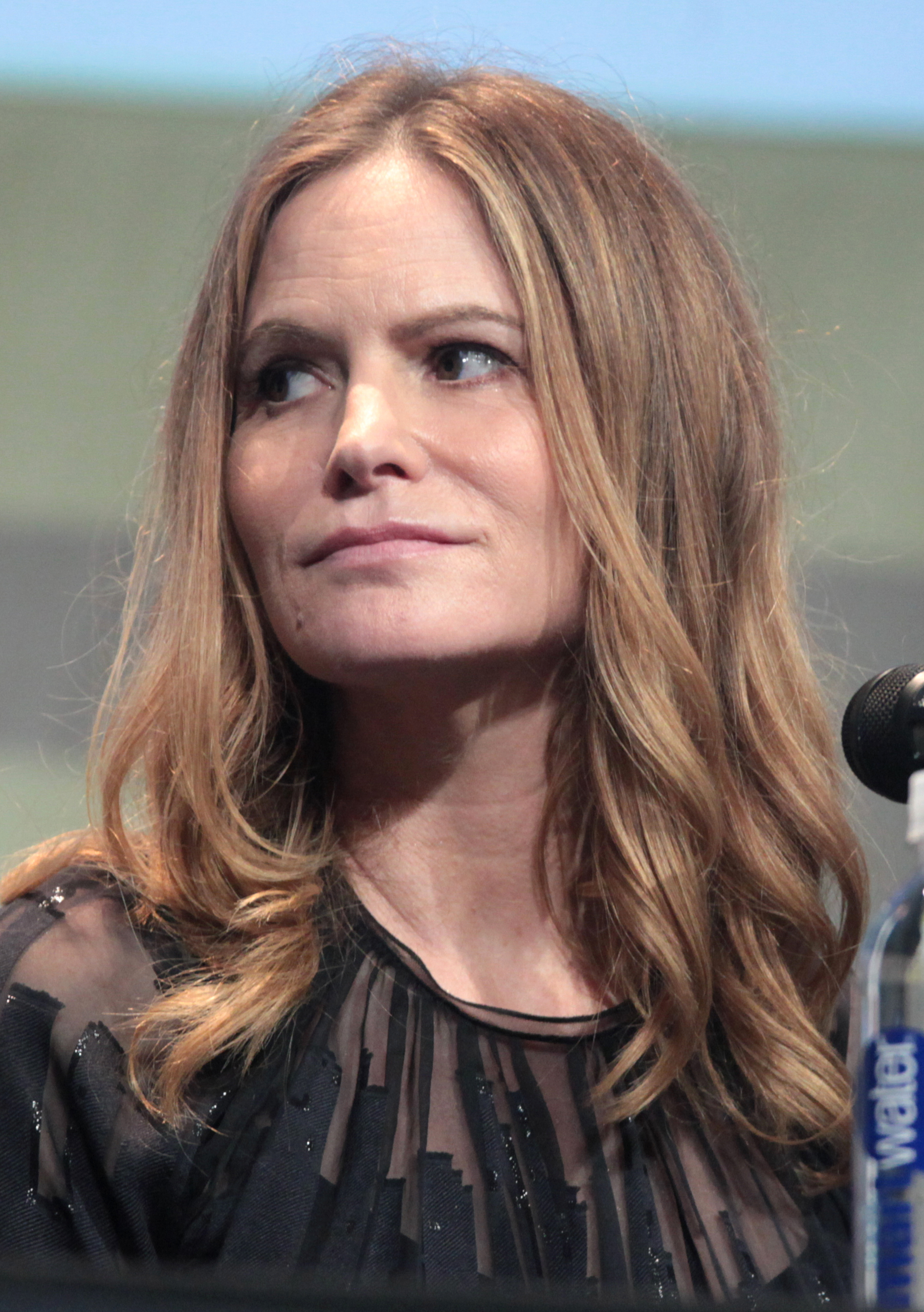Jennifer Jason Leigh Disney Wiki FANDOM powered by Wikia