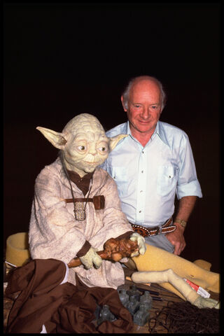 File:Yoda Behind Scenes.jpeg