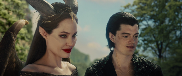 File:Queen-Aurora-3.png