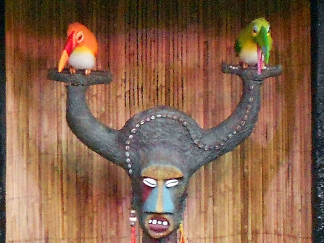 File:Clyde&claude.jpg