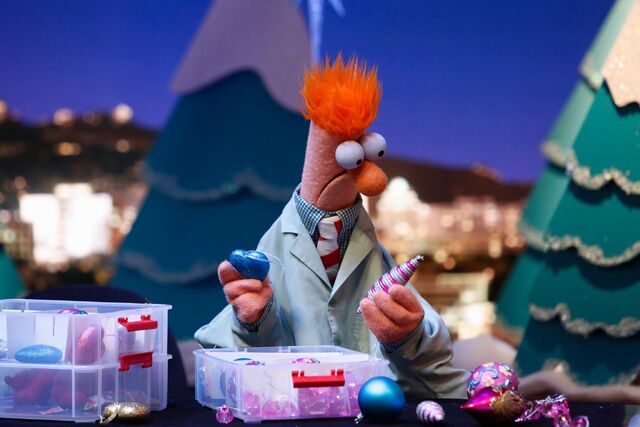 File:Ep10-beaker1.jpeg