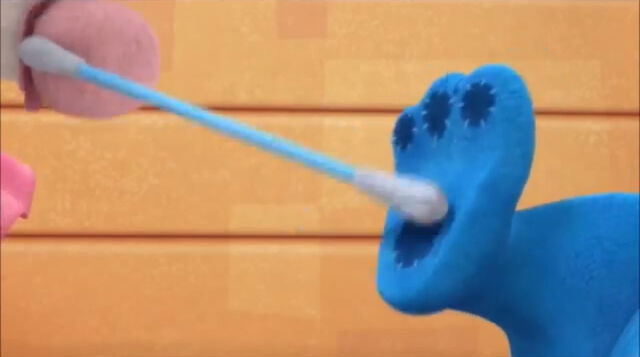 File:Q-tip on stuffy's foot.jpg