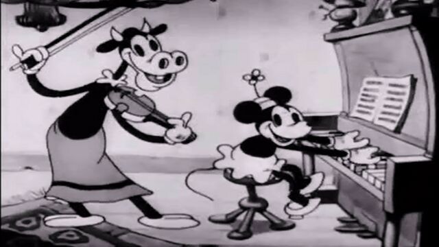 File:Clarabelle Cow & Minnie Mouse.jpg