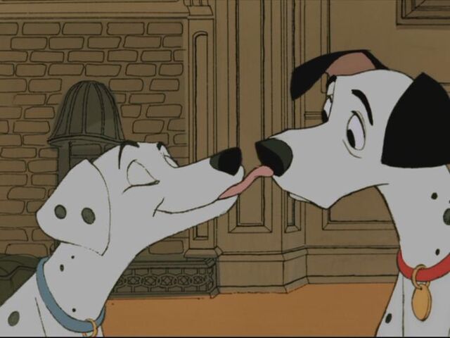 File:Pongo and perdy kiss.jpg