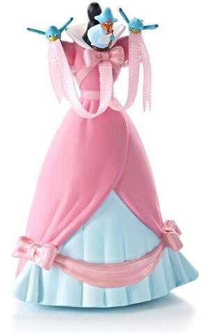 File:Hallmark Cindrellas Dress Statue.jpg