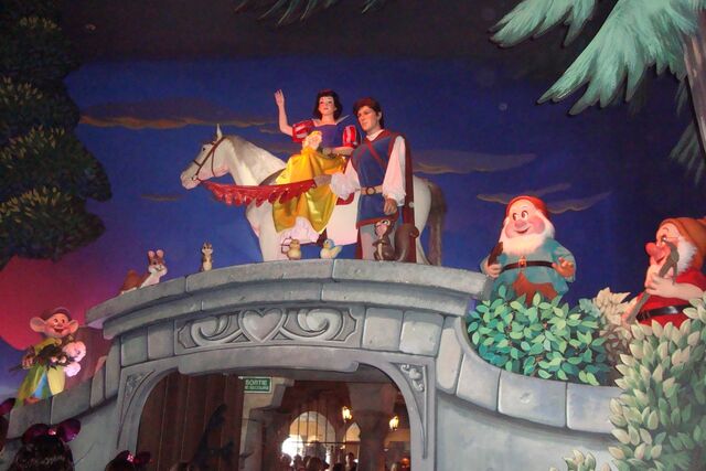 File:1-disneyland-paris-resort-64.jpg