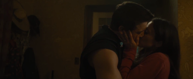 File:ClintLauraKiss-AoU.png