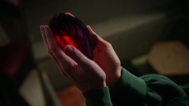 File:Once Upon a Time - 3x18 - Bleeding Through - Regina's Dark Heart.jpg