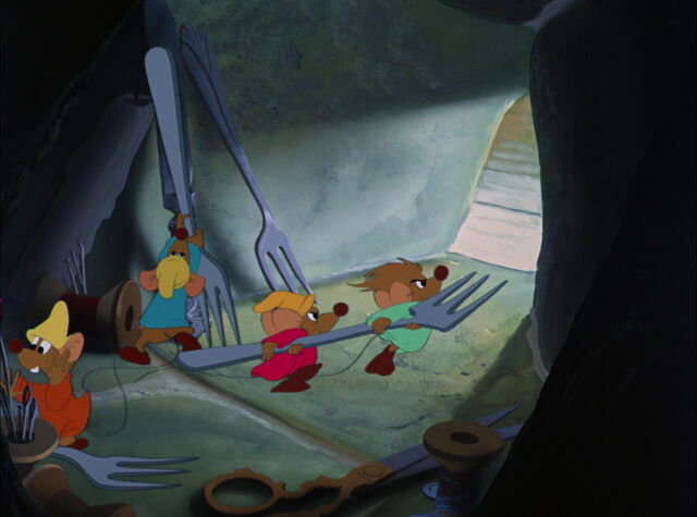File:Cinderella-disneyscreencaps.com-8143.jpg