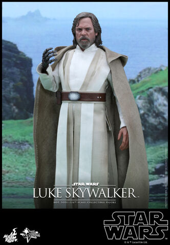 File:Hot-Toys-Star-Wars-The-Force-Awakens-Luke-Skywalker-Collectible-Figure .jpg