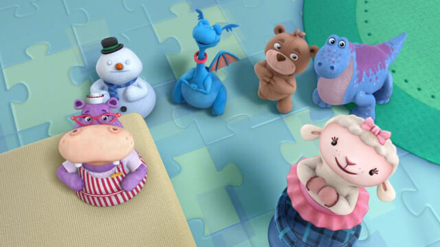 File:Hallie, chilly, stuffy, teddy b, bronty and lambie.jpg