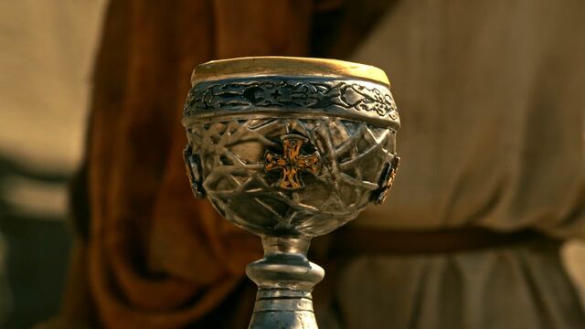 File:Holy Grail OUAT 03.jpg