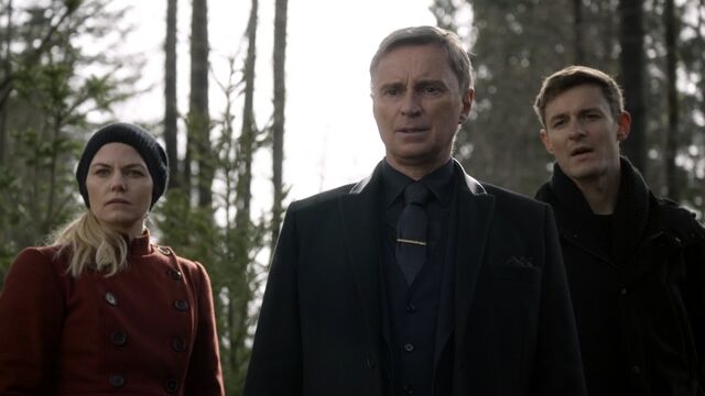 File:Once Upon a Time - 6x19 - The Black Fairy - Emma, Gold and Gideon.jpg