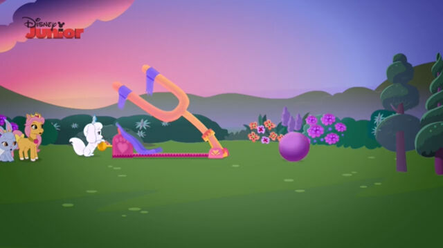 File:Throwing a Ball-066.jpg