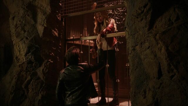 File:Once Upon a Time - 5x20 - Firebird - Emma Hook Depart.jpg