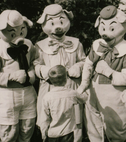 File:ThreeLittlePigs1955Disneyland.jpg