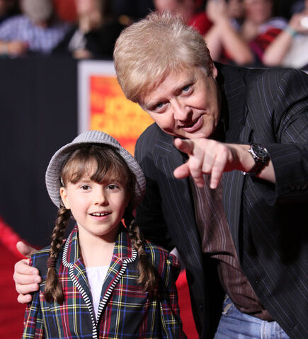 File:Alina+Foley+Premiere+Walt+Disney+Pictures+kKFz zeR70Pl.jpg