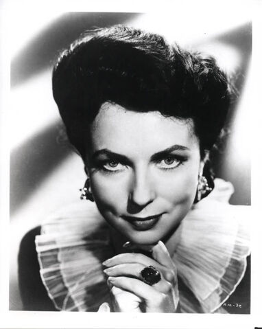 File:Agnes Moorhead studio shot.jpg