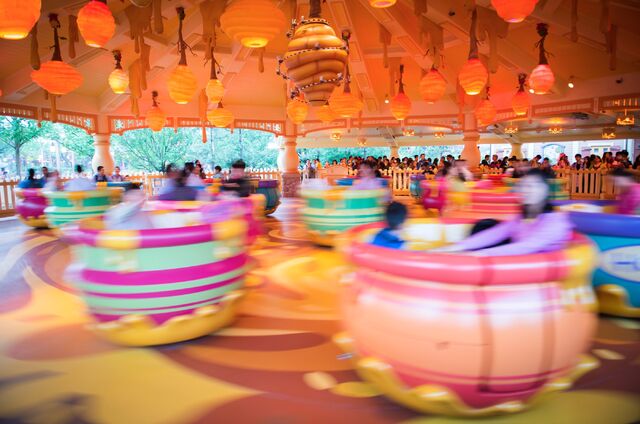 File:Winnie-the-Pooh-Hunny-Pot-Spin-attraction-in-the-Hundred-Acre-Wood-section-of-Fantasyland.jpg