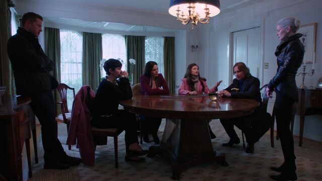 File:Once Upon a Time - 5x10 - Broken Heart - Family Meeting.jpg